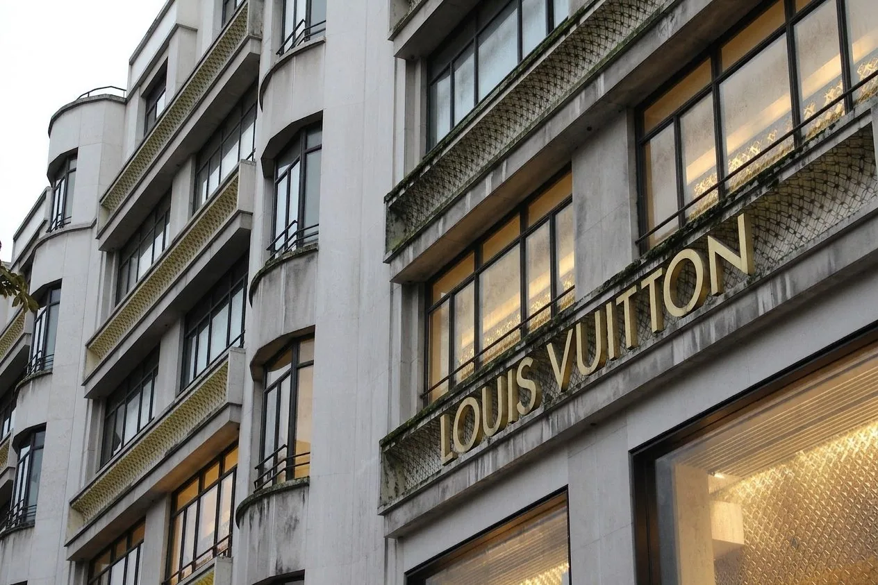Ravalement de façade commerciale dans l'Indre-et-Loire
