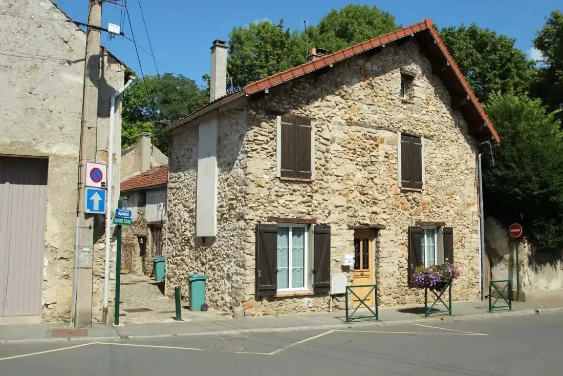 Ravalement de façade en pierre dans l'Indre-et-Loire