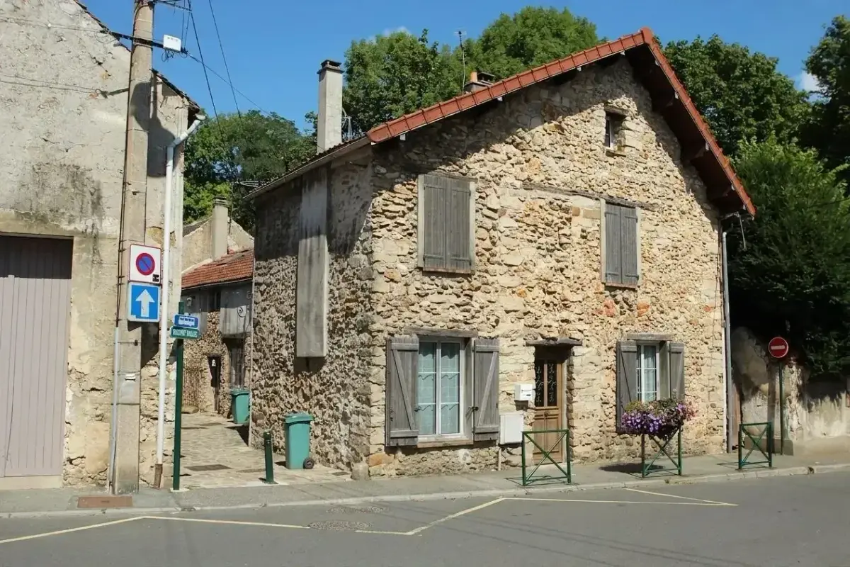 Ravalement de façade en pierre dans l'Indre-et-Loire